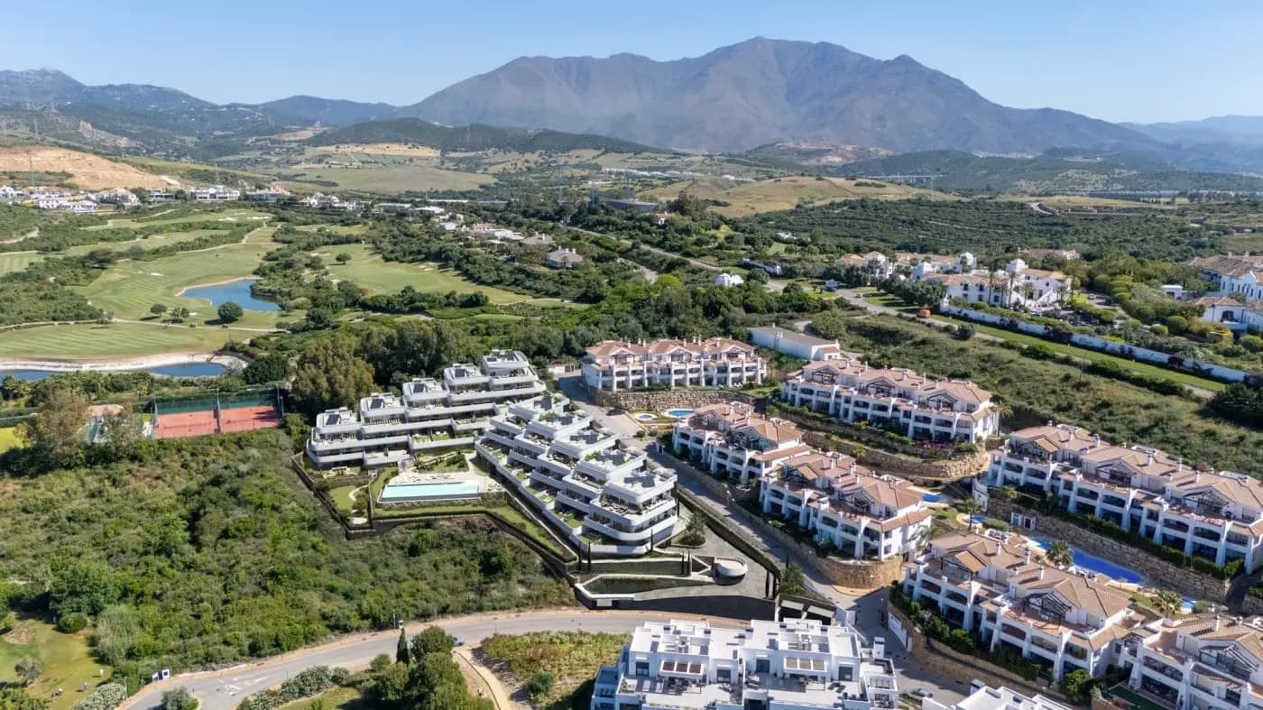 Skye Casares Golf — apartamenty z widokiem na pole golfowe i morze