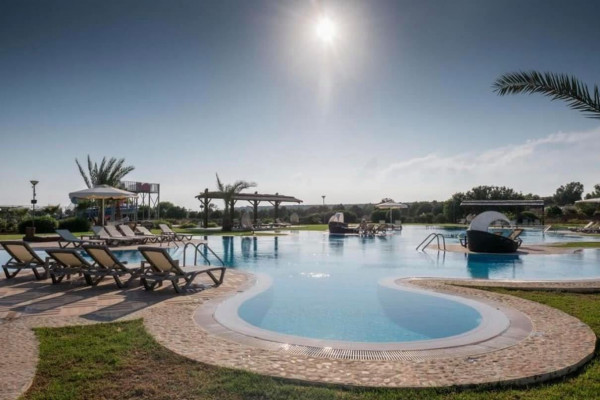 Wokolida (Bafra), Apartamenty w kompleksie Thalassa Beach Resort & Spa na Cyprze